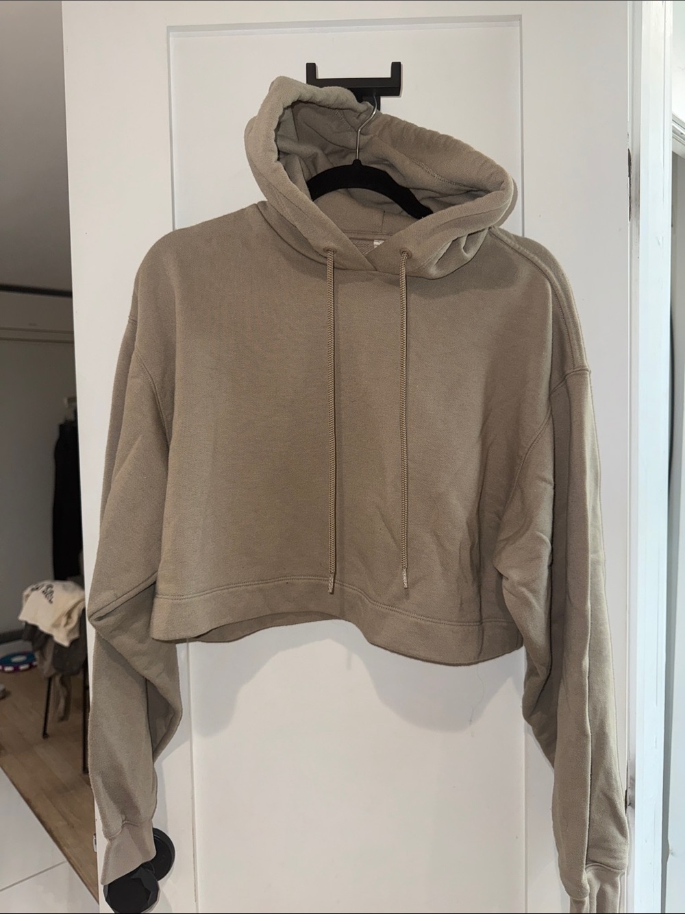 XS alo yoga crop hoodie
